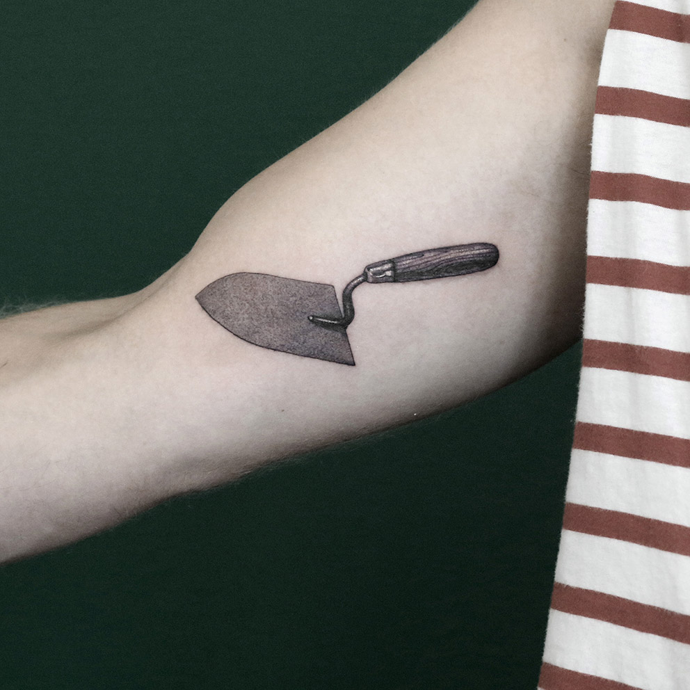 What are the best tattoo artists in Paris?